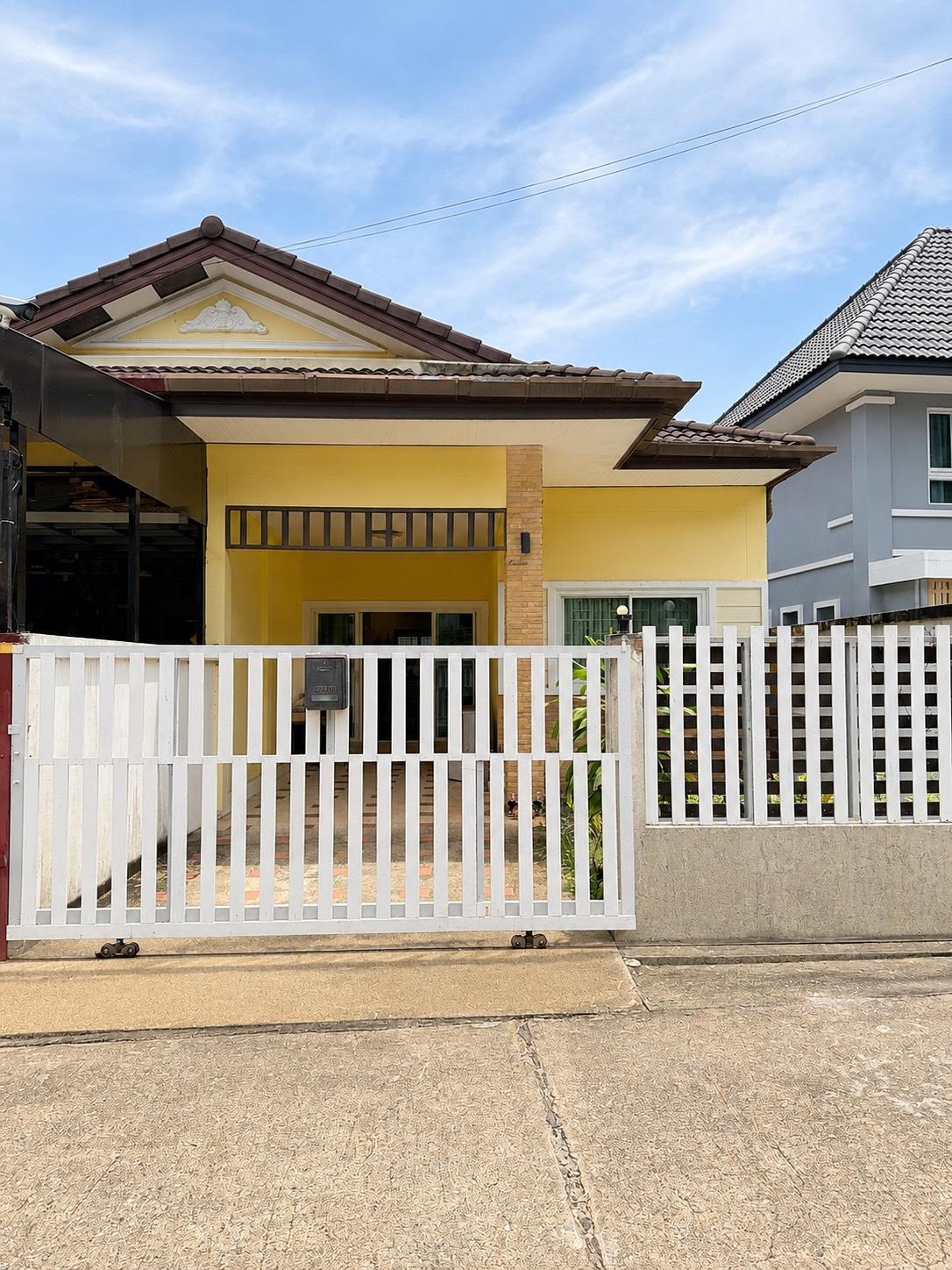 Semi-Detached House for Sale – Chalet Kiri Village, Kathu