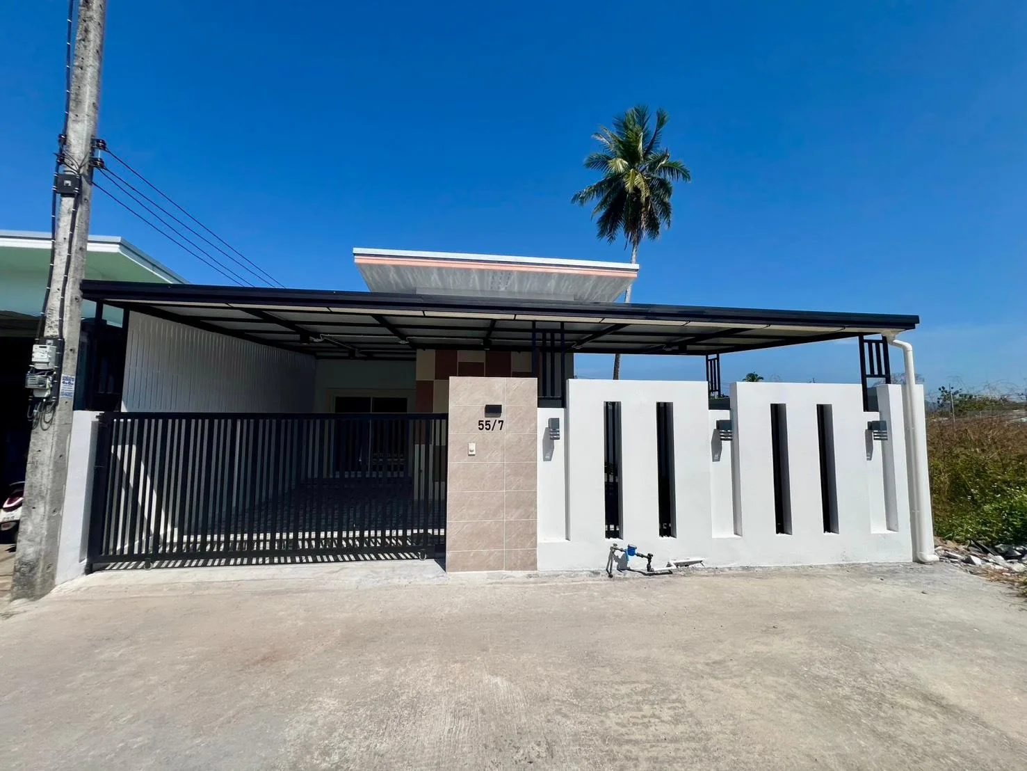 Newly Renovated Corner House for Sale – Issara Village Bangjo