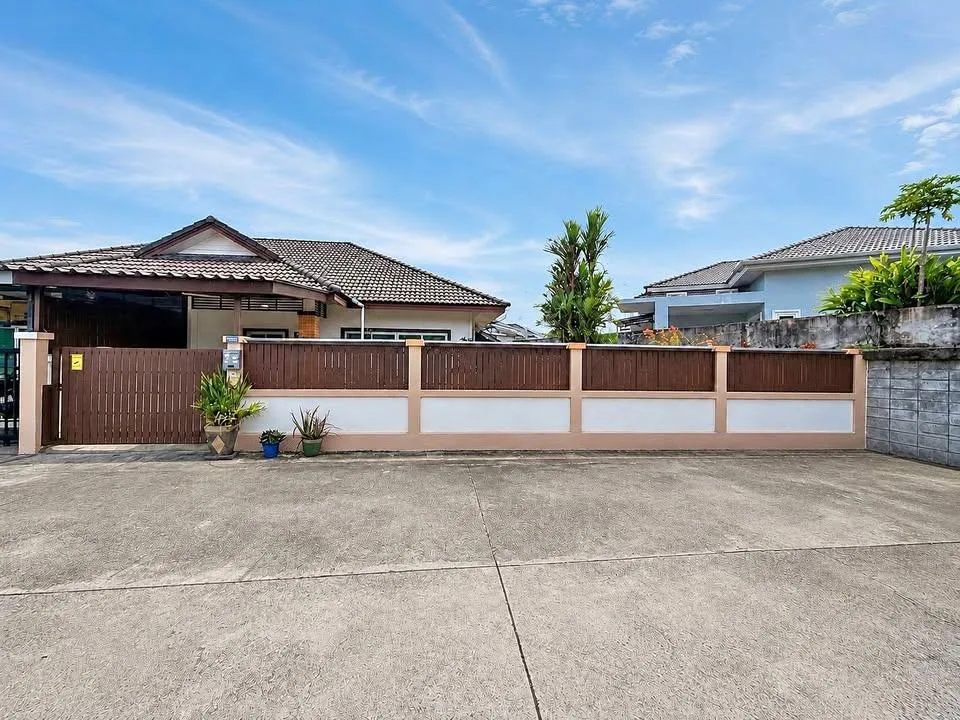 Single-Storey Semi-Detached House for Rent | Near Robinson Lifestyle Chalong