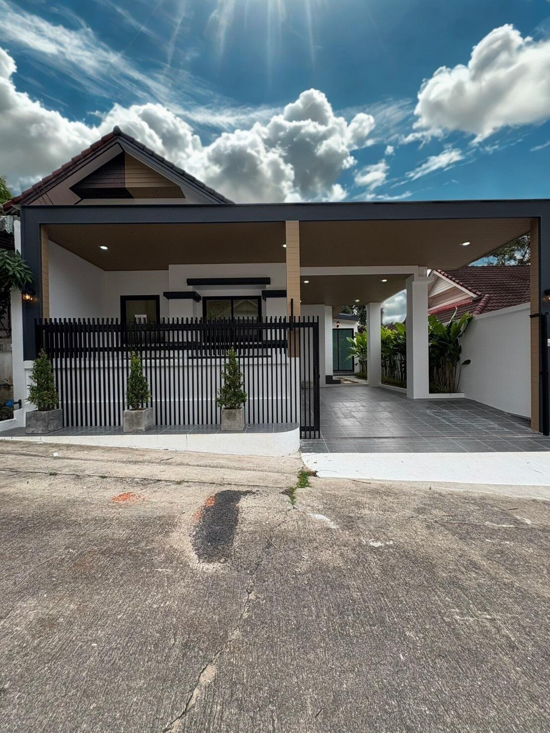 Single-Storey Semi-Detached House for Sale – Thepsatri Village
