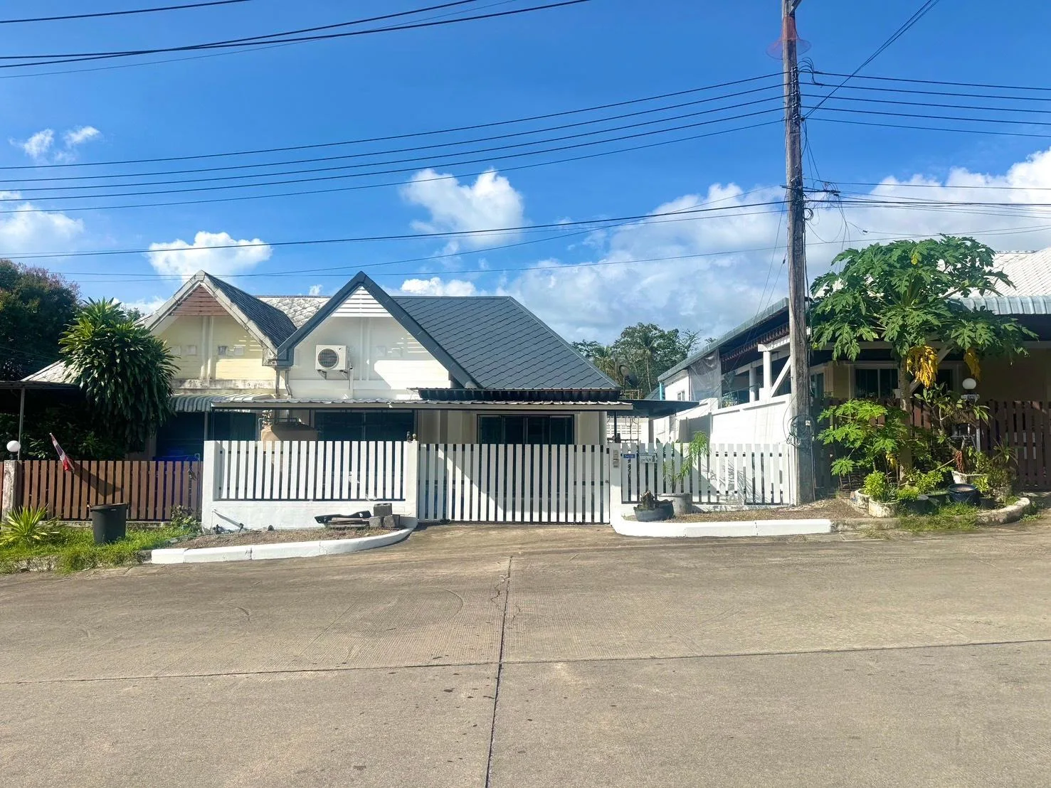 Single-Storey Semi-Detached House for Sale – Dusitburi Village, Samkong