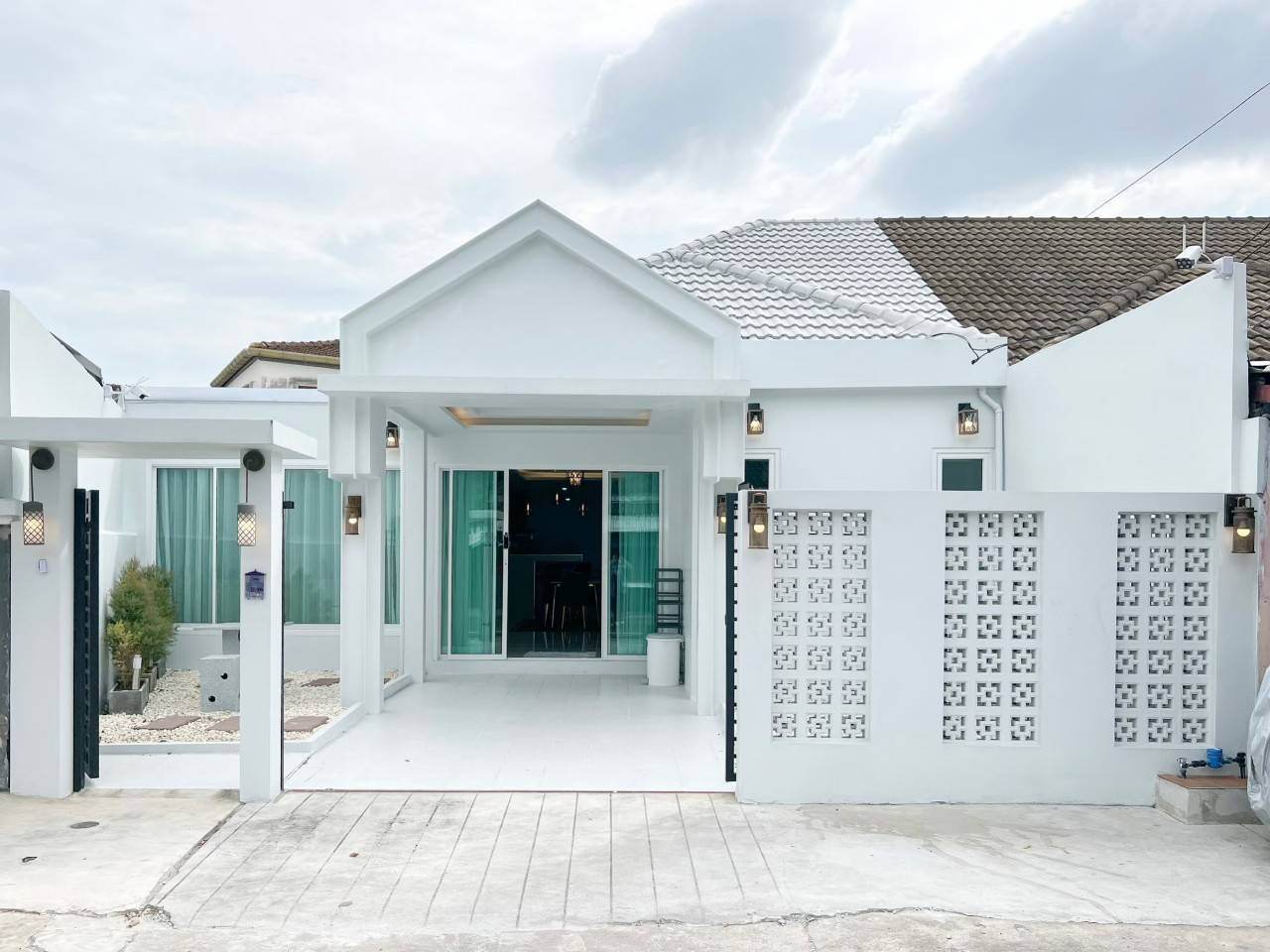 Modern House for Sale / Rent – Wichit, Phuket