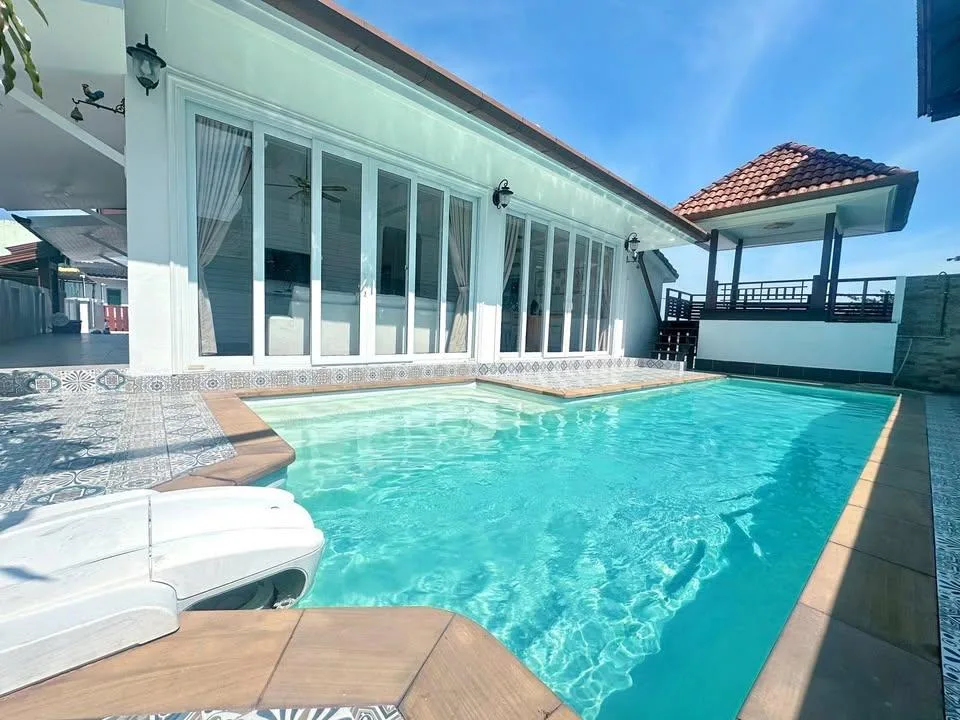 Detached House for Rent at Property Details