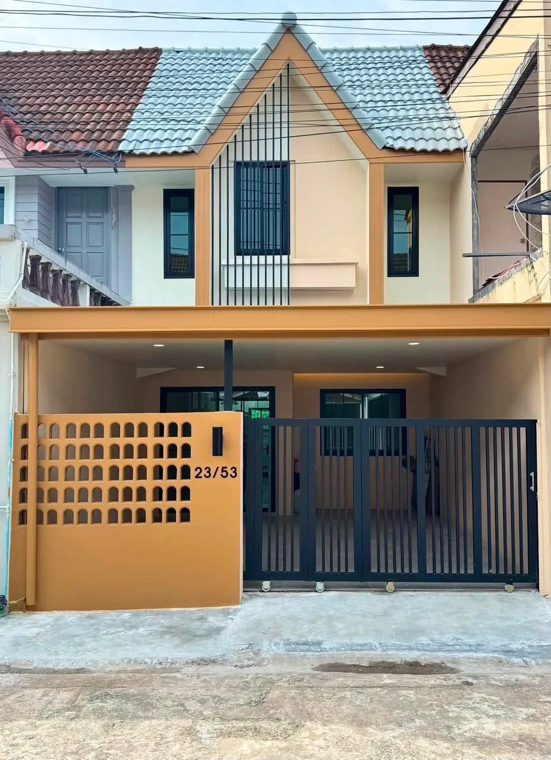 Newly Renovated 2-Storey Townhouse for Sale – Netthip Village