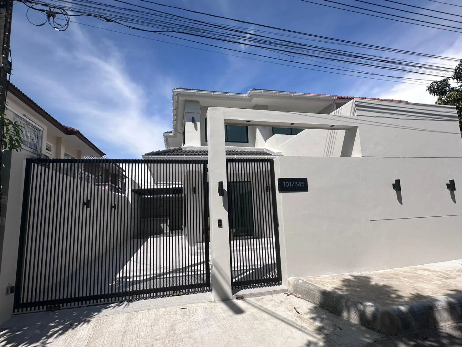 Two-Storey Semi-Detached House for Sale – Dusitburi Village
